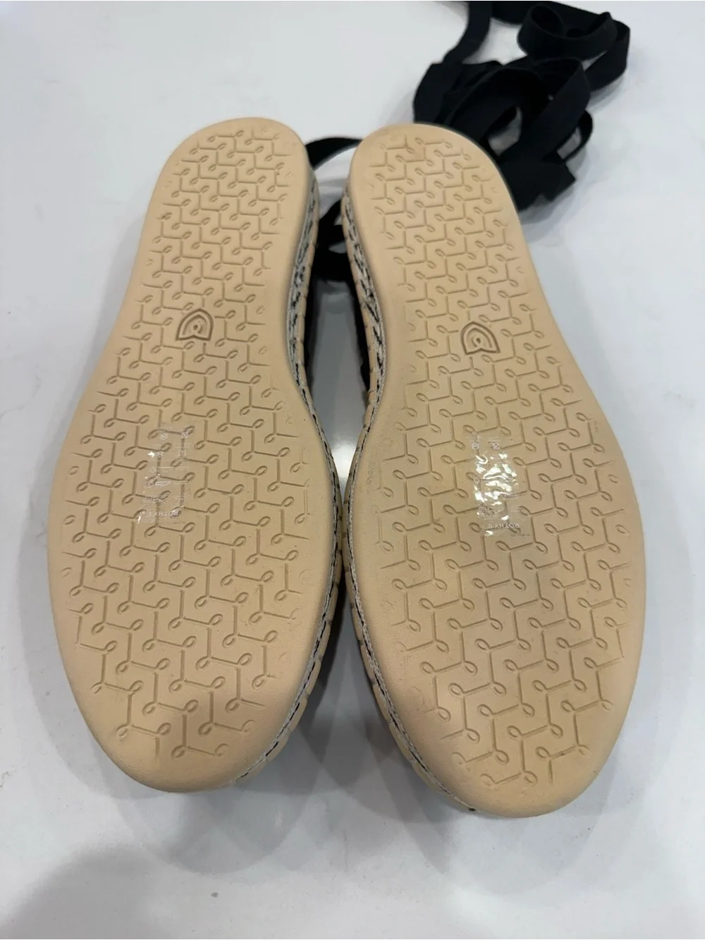 N/A comfortable black